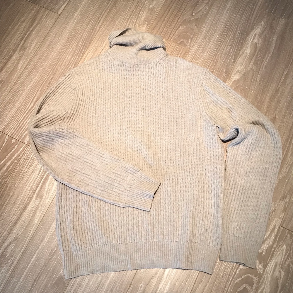 Banana republic wool turtleneck, light grey